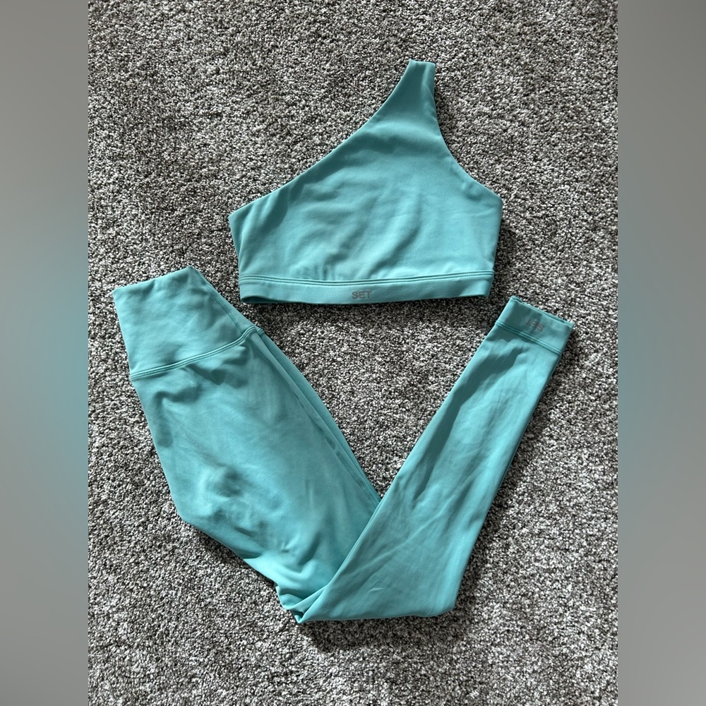 SET Active Luxform One Shoulder Bra and Leggings Set in Coast